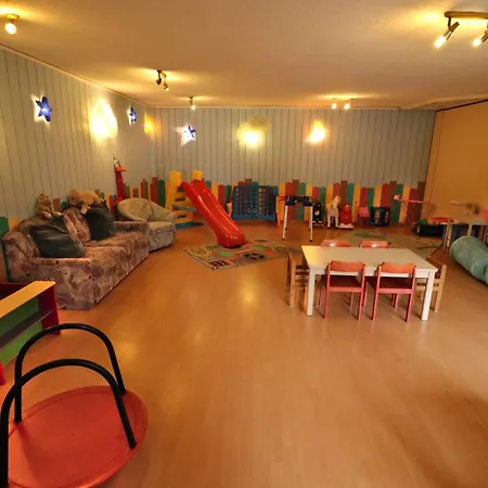 Apartment 12 - Ferienresidenz Roseneck, 2 Schlafzimmer, Mit Schwimmbad In Bei Feldberg Todtnauberg